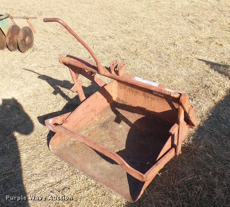 image for item ED9202 Dearborn 19-6 dirt scoop