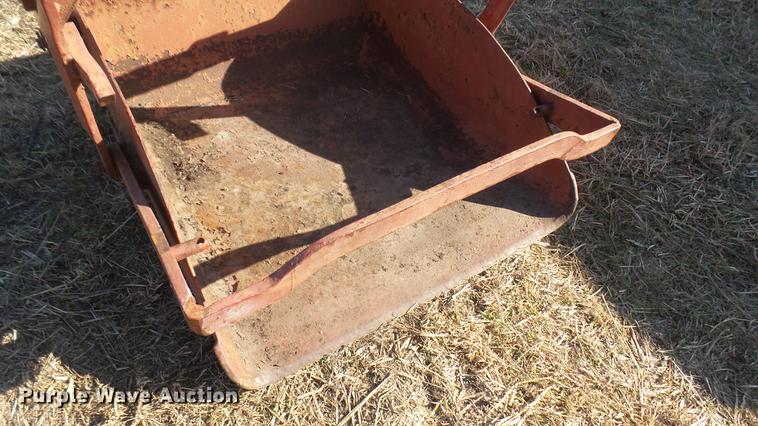 image for item ED9202 Dearborn 19-6 dirt scoop