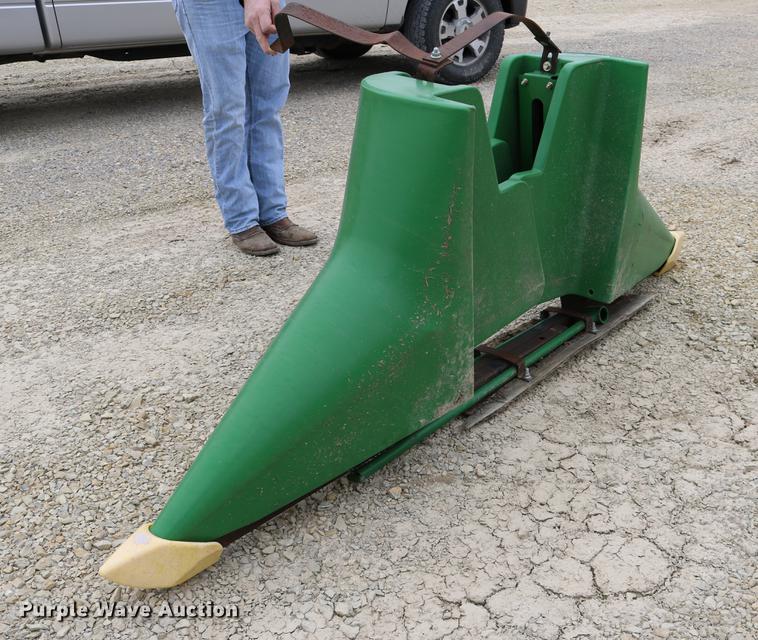 image for item EE9861 John Deere snout set