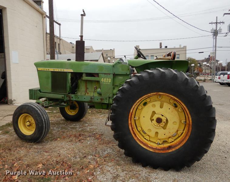 image for item J5649 1972 John Deere 4020 tractor