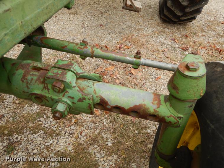 image for item J5649 1972 John Deere 4020 tractor