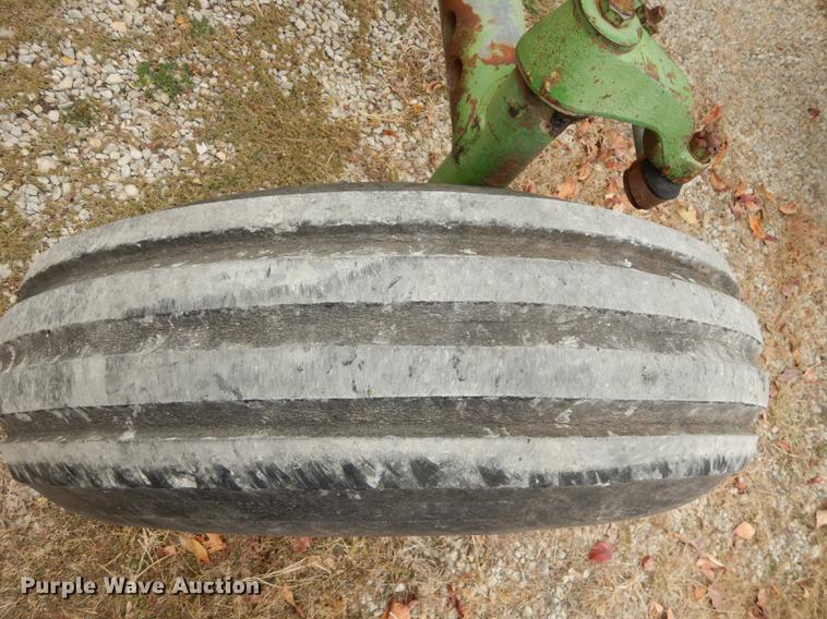 image for item J5649 1972 John Deere 4020 tractor