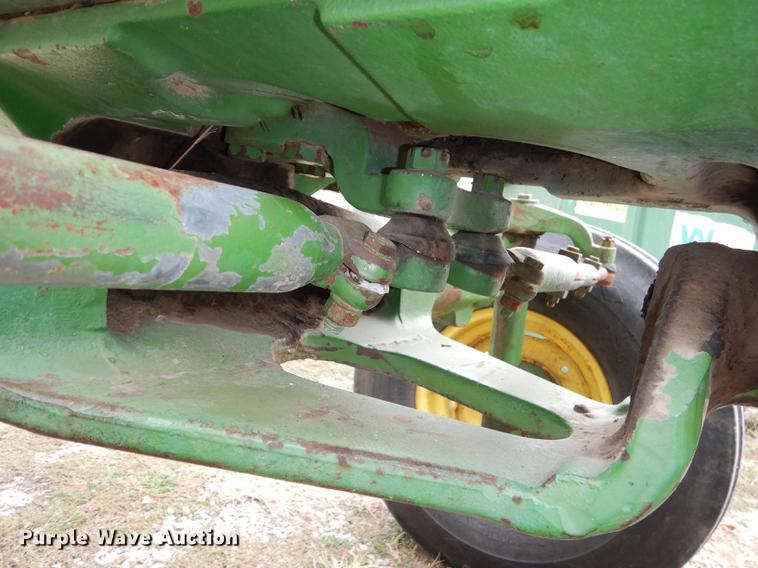 image for item J5649 1972 John Deere 4020 tractor