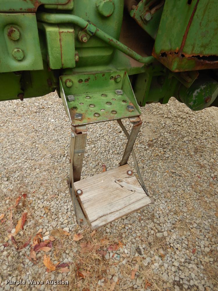 image for item J5649 1972 John Deere 4020 tractor