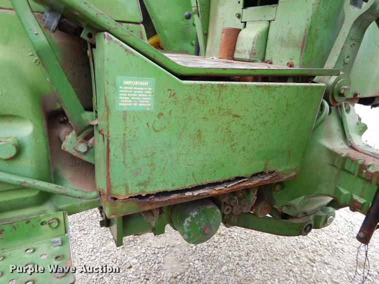 image for item J5649 1972 John Deere 4020 tractor