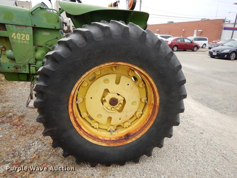 image for item J5649 1972 John Deere 4020 tractor