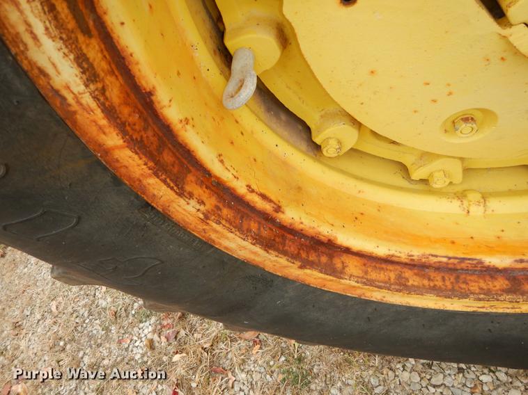 image for item J5649 1972 John Deere 4020 tractor