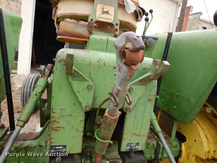 image for item J5649 1972 John Deere 4020 tractor