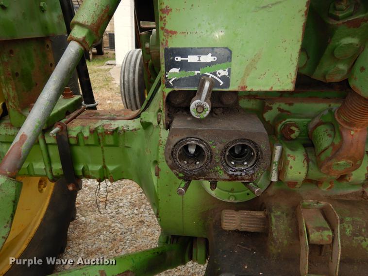 image for item J5649 1972 John Deere 4020 tractor