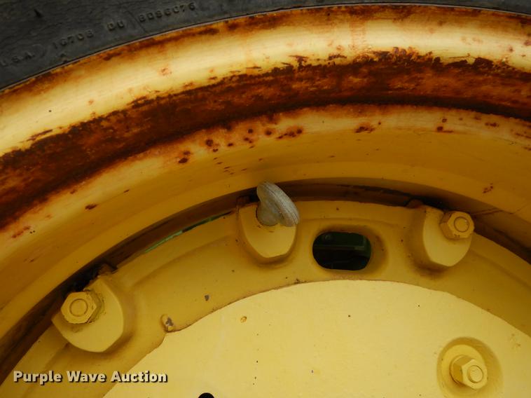 image for item J5649 1972 John Deere 4020 tractor