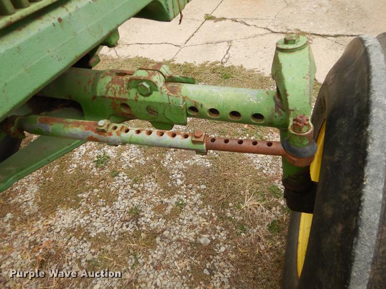 image for item J5649 1972 John Deere 4020 tractor