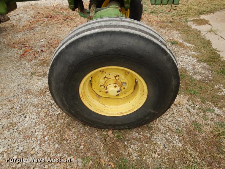 image for item J5649 1972 John Deere 4020 tractor