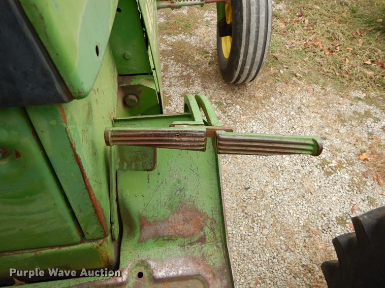 image for item J5649 1972 John Deere 4020 tractor