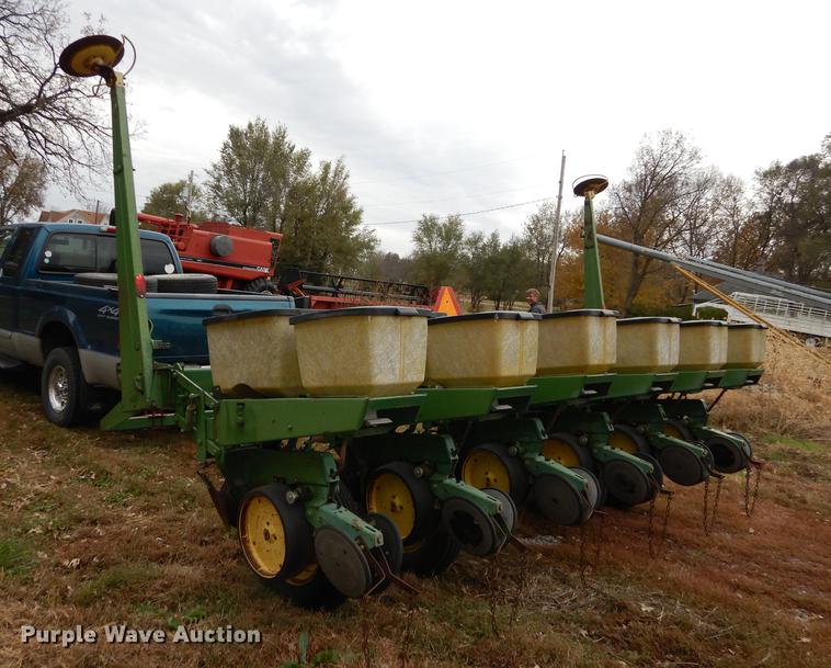 image for item J5650 John Deere P7000 planter