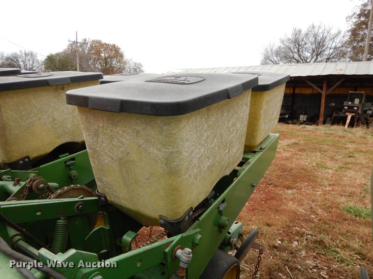 image for item J5650 John Deere P7000 planter