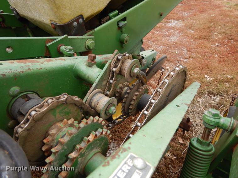 image for item J5650 John Deere P7000 planter