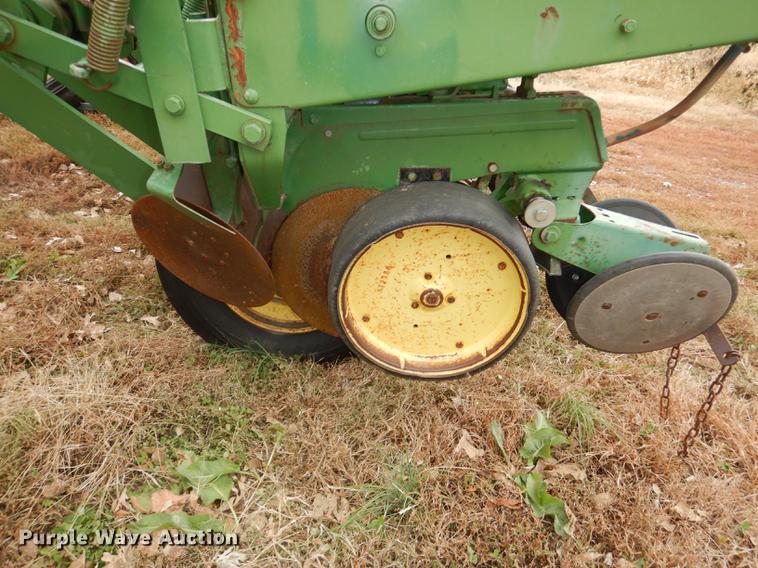 image for item J5650 John Deere P7000 planter