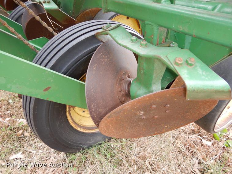 image for item J5650 John Deere P7000 planter
