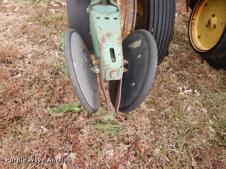 image for item J5650 John Deere P7000 planter