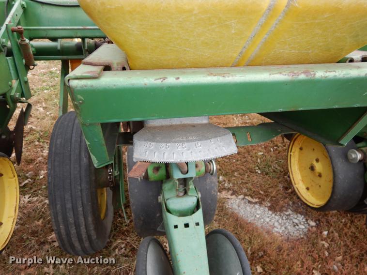image for item J5650 John Deere P7000 planter