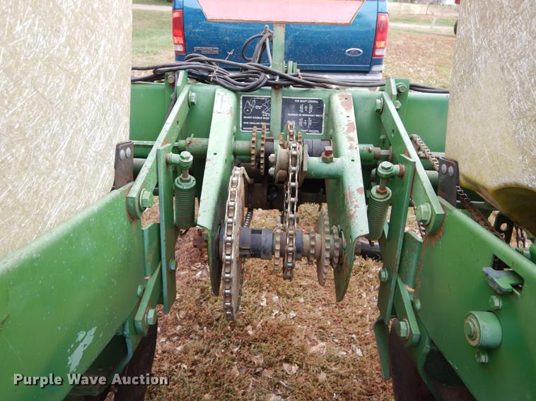 image for item J5650 John Deere P7000 planter