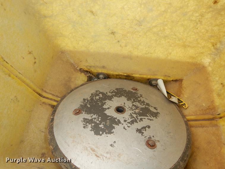 image for item J5650 John Deere P7000 planter