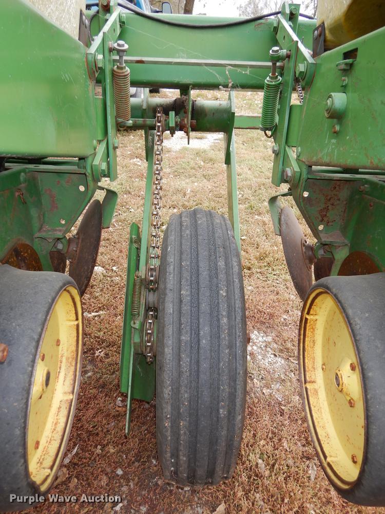 image for item J5650 John Deere P7000 planter