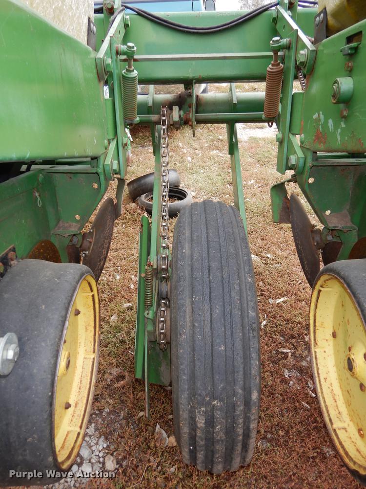 image for item J5650 John Deere P7000 planter