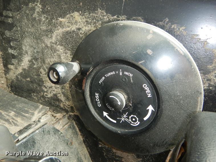 image for item K5784 1981 John Deere 6620 Side Hill combine