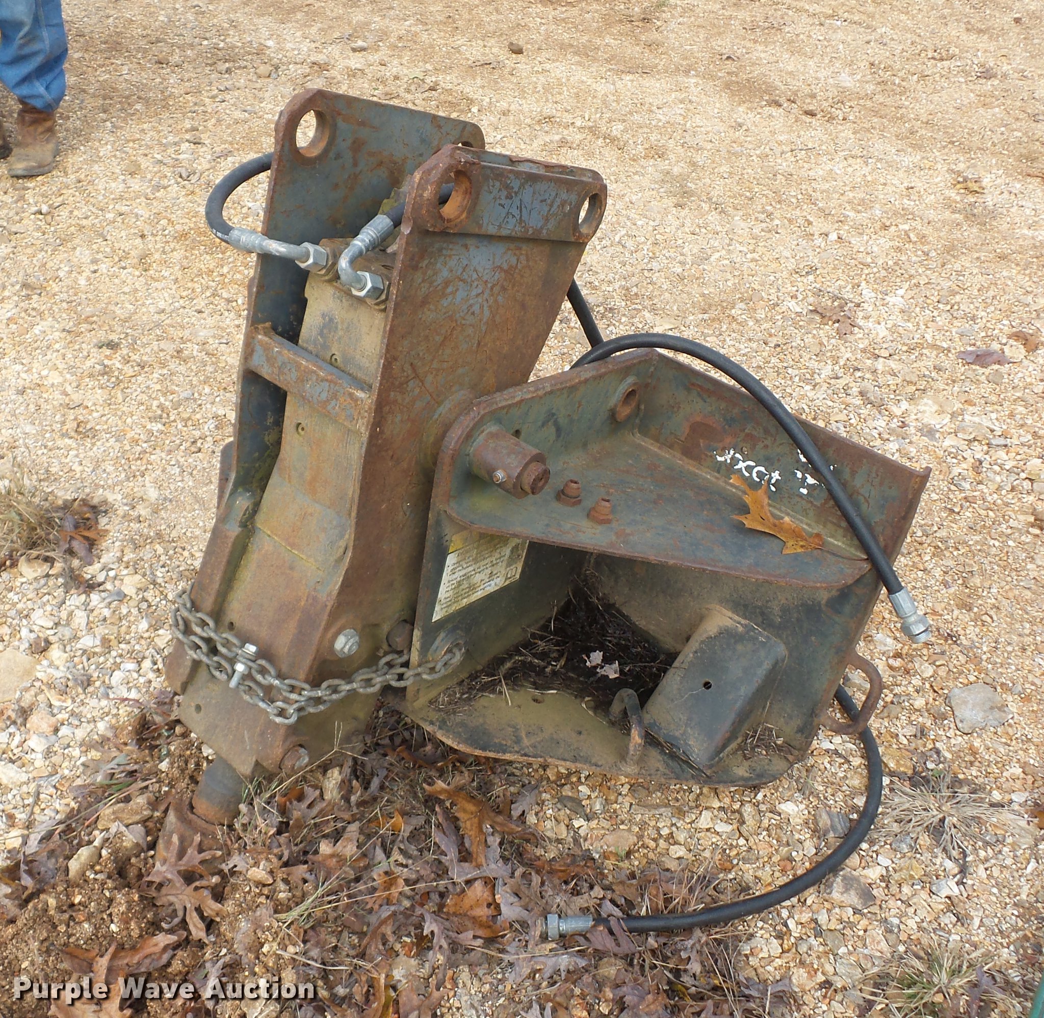 Bobcat post driver in Gravois Mills, MO Item BV9201 sold Purple Wave