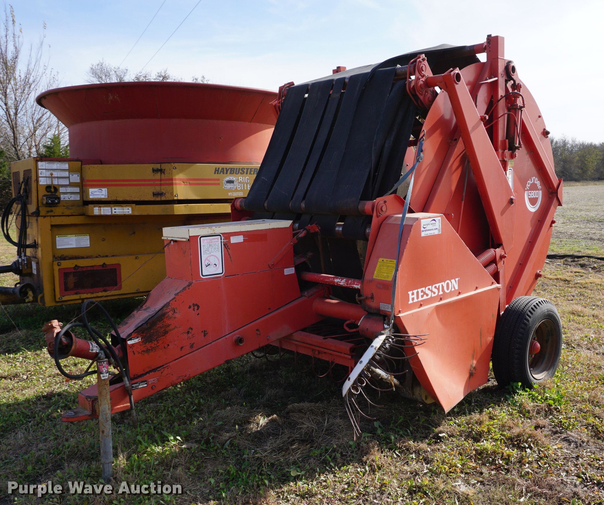 Hesston 5800 round baler in Colony, KS Item DA1438 sold Purple Wave