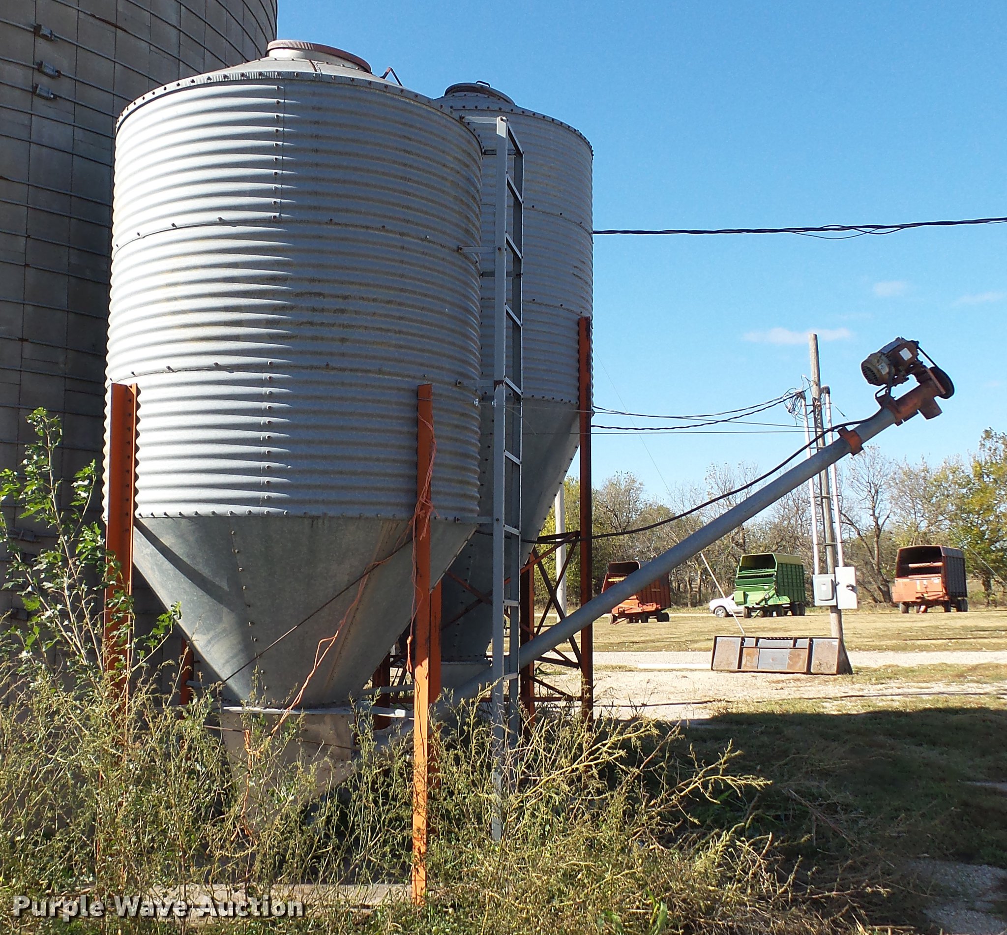 Galvanized grain storage bin in White City, KS Item DC1031 sold
