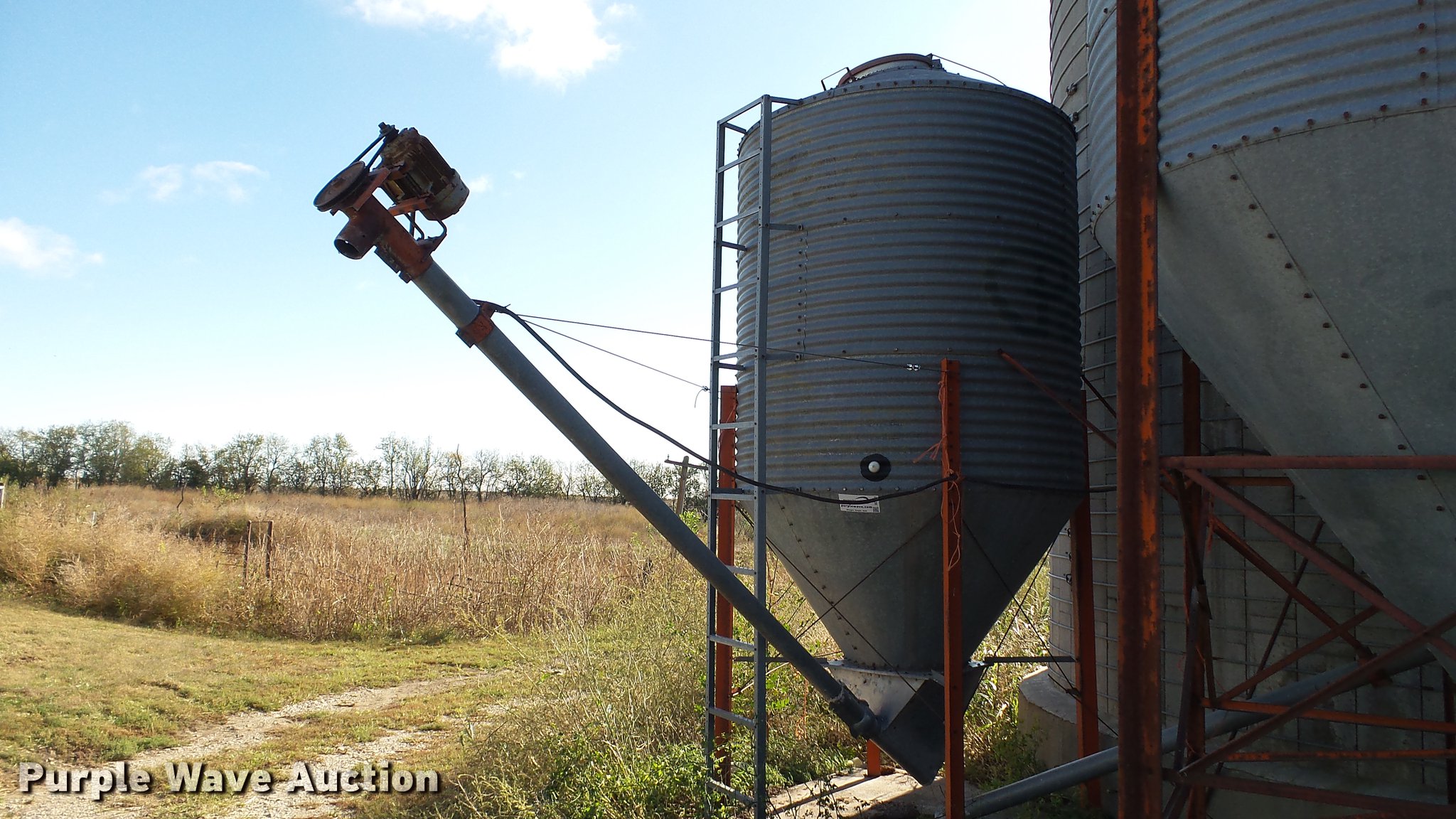 Galvanized grain storage bin in White City, KS Item DC1031 sold