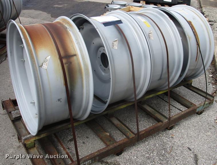 image for item G1633 (10) Titan 34xW15L wheels