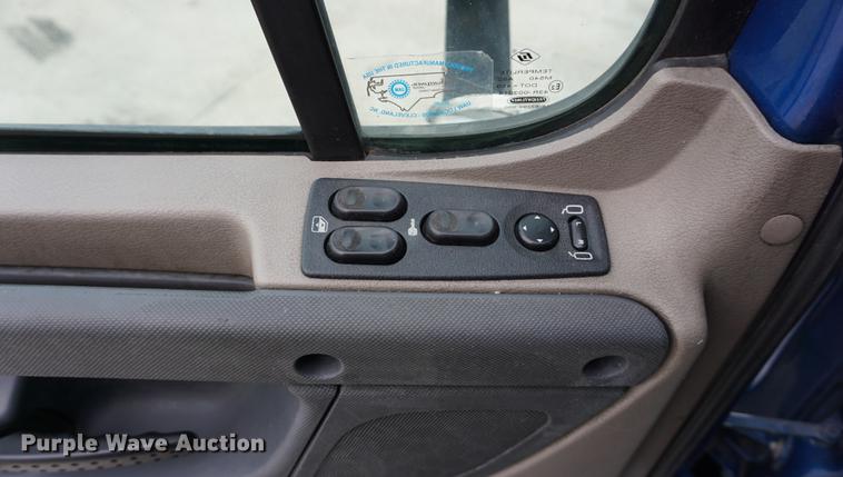 image for item DA1407 2009 Freightliner Cascadia semi truck