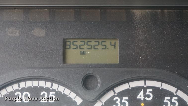 image for item DA1407 2009 Freightliner Cascadia semi truck