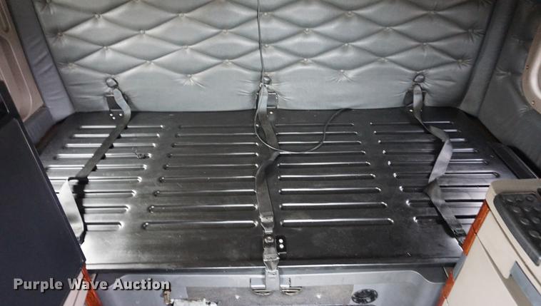 image for item DA1407 2009 Freightliner Cascadia semi truck