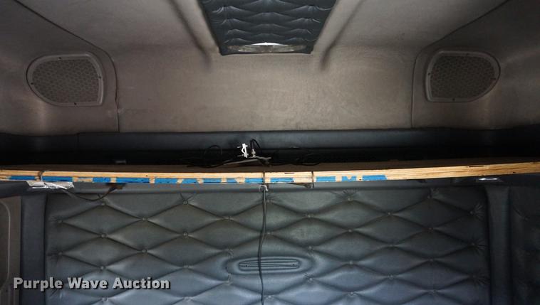 image for item DA1407 2009 Freightliner Cascadia semi truck