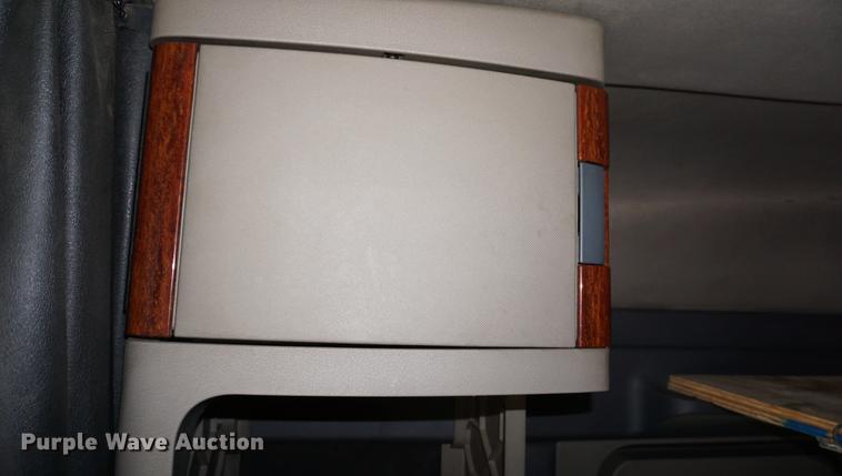 image for item DA1407 2009 Freightliner Cascadia semi truck