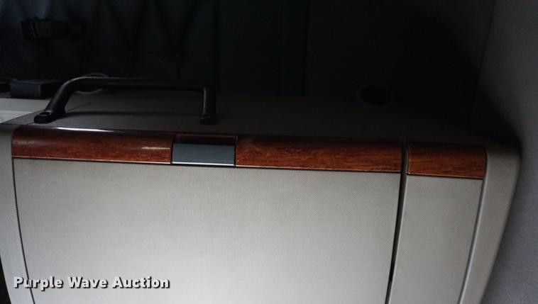 image for item DA1407 2009 Freightliner Cascadia semi truck