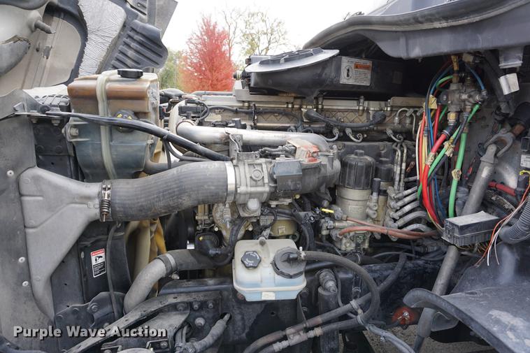 image for item DA1407 2009 Freightliner Cascadia semi truck