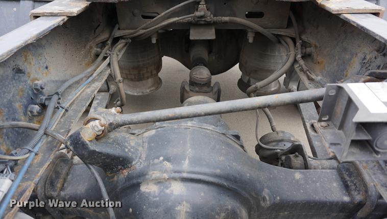 image for item DA1407 2009 Freightliner Cascadia semi truck