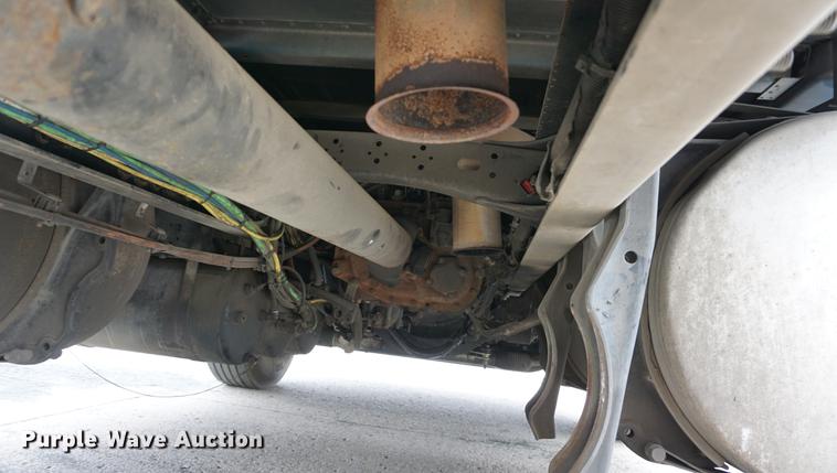 image for item DA1407 2009 Freightliner Cascadia semi truck