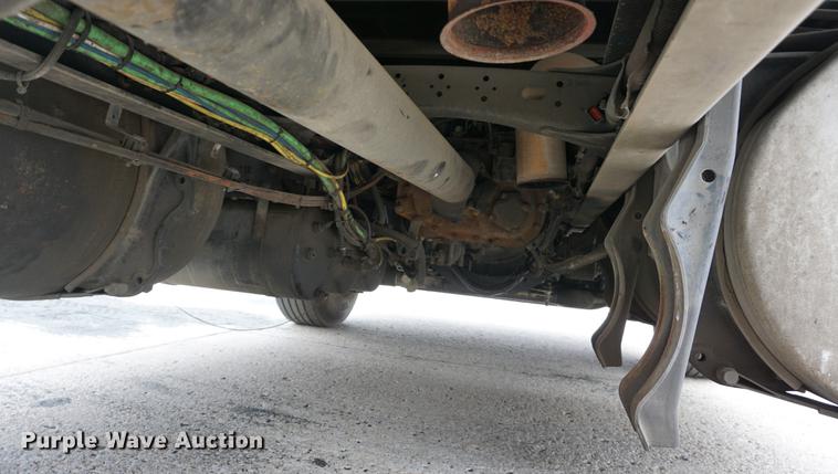 image for item DA1407 2009 Freightliner Cascadia semi truck