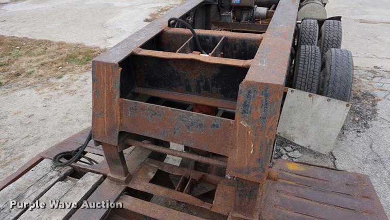 image for item DA1444 1996 Witzco Challenger RG35 lowboy equipment trailer