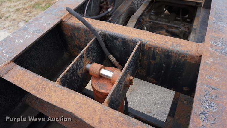 image for item DA1444 1996 Witzco Challenger RG35 lowboy equipment trailer