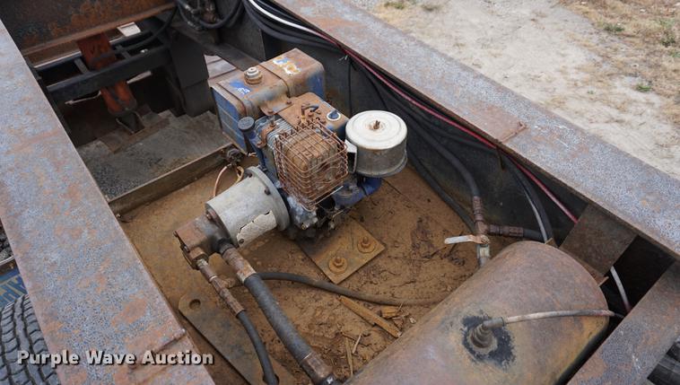 image for item DA1444 1996 Witzco Challenger RG35 lowboy equipment trailer