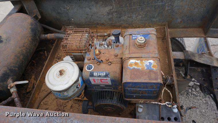 image for item DA1444 1996 Witzco Challenger RG35 lowboy equipment trailer