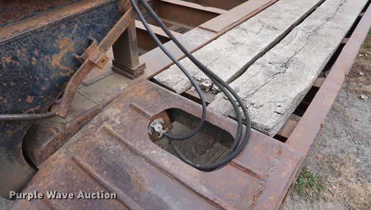 image for item DA1444 1996 Witzco Challenger RG35 lowboy equipment trailer