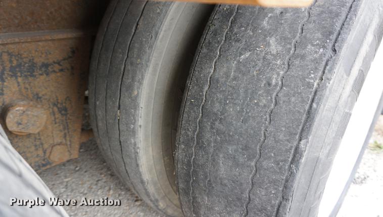 image for item DA1444 1996 Witzco Challenger RG35 lowboy equipment trailer